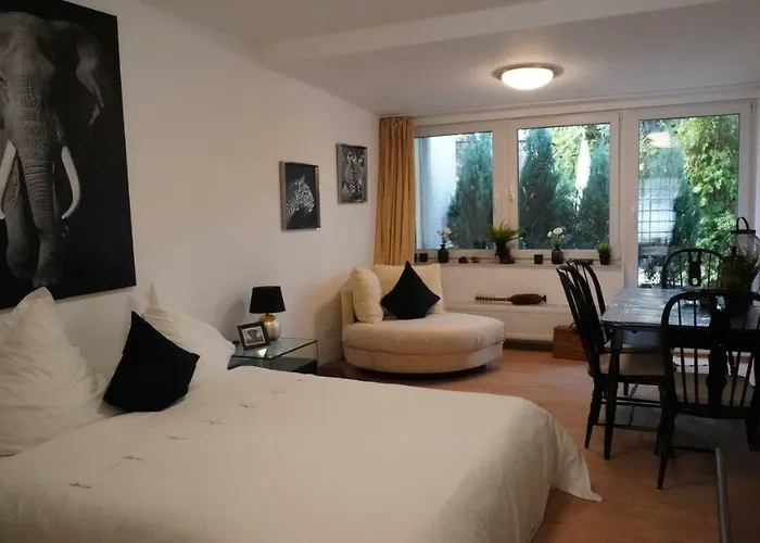 Apartment 900M To Exhibition